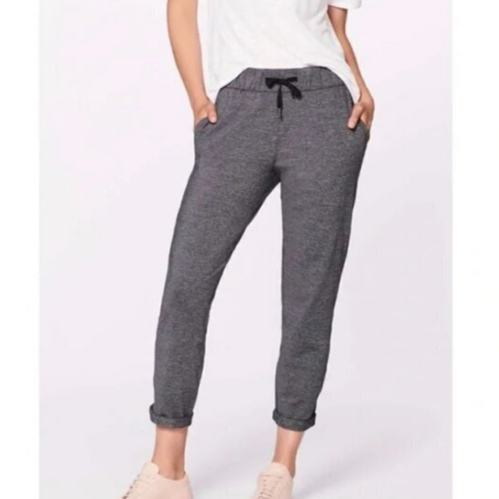 Lululemon On The Fly Pant 28" Heathered Grey 4 Pockets Lightweight Travel Spring